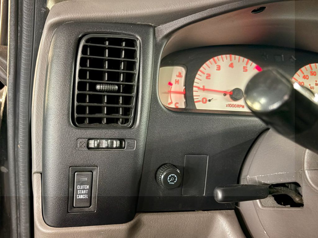 2004 Toyota Tacoma Image 16