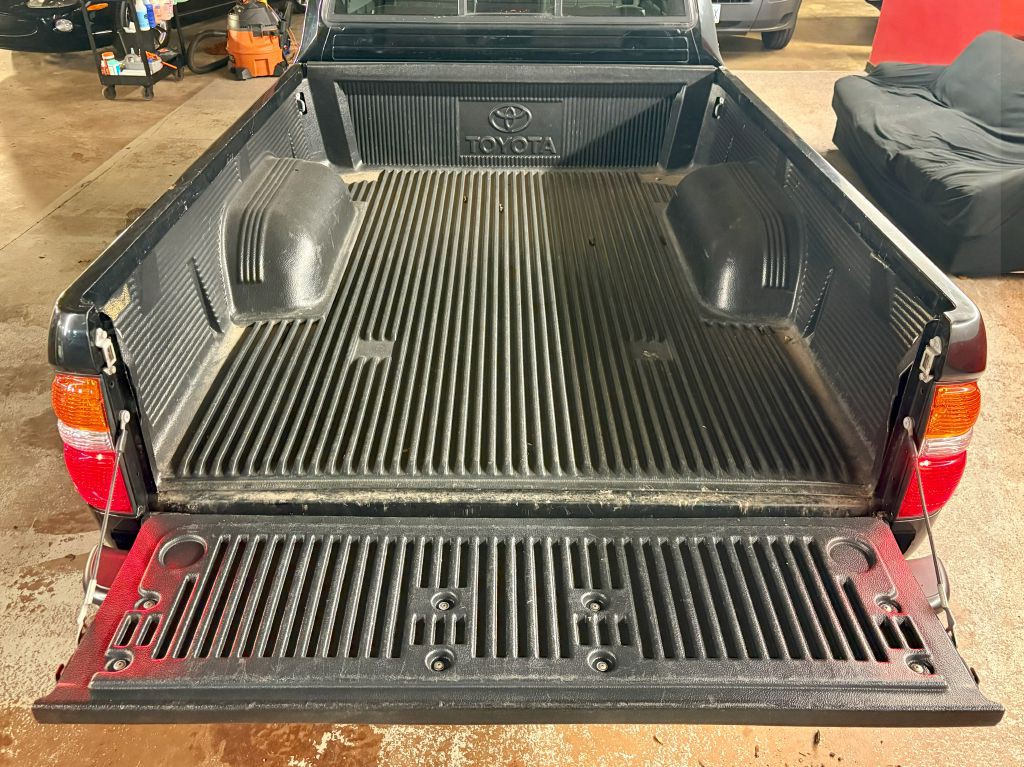 2004 Toyota Tacoma Image 19