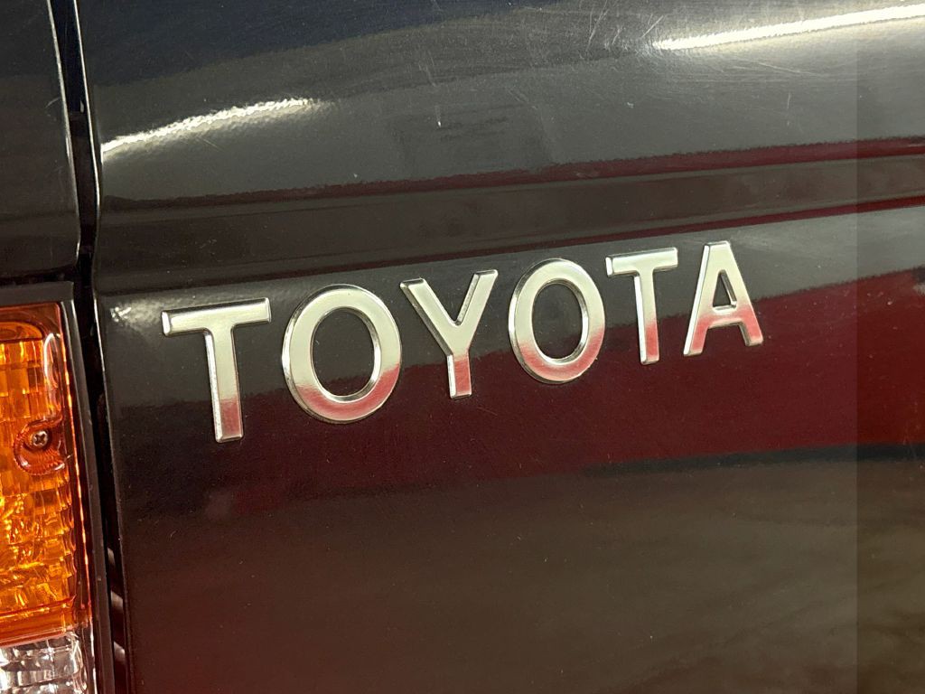 2004 Toyota Tacoma Image 26
