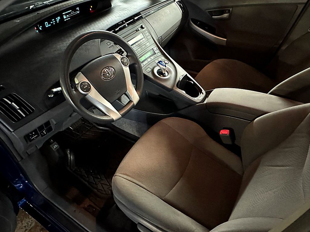 2011 Toyota Prius Image 10