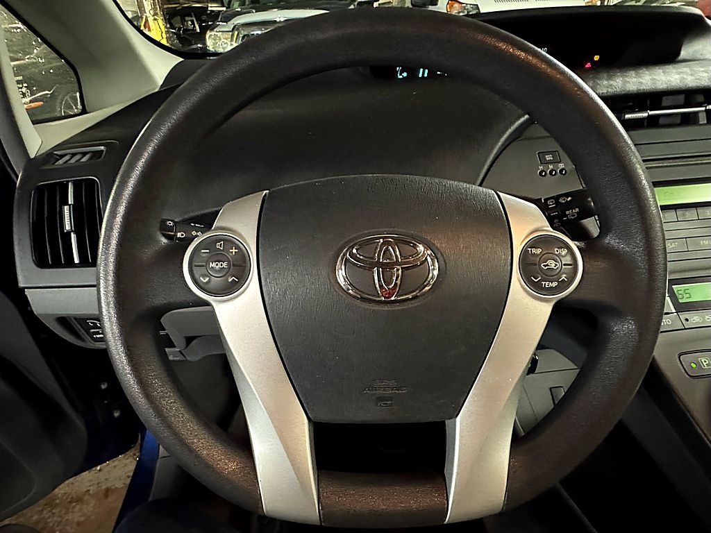 2011 Toyota Prius Image 12