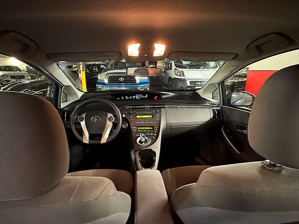 2011 Toyota Prius Image 16