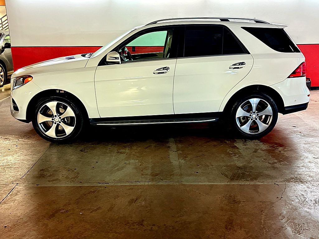 2017 Mercedes-Benz GLE-Class Image 4