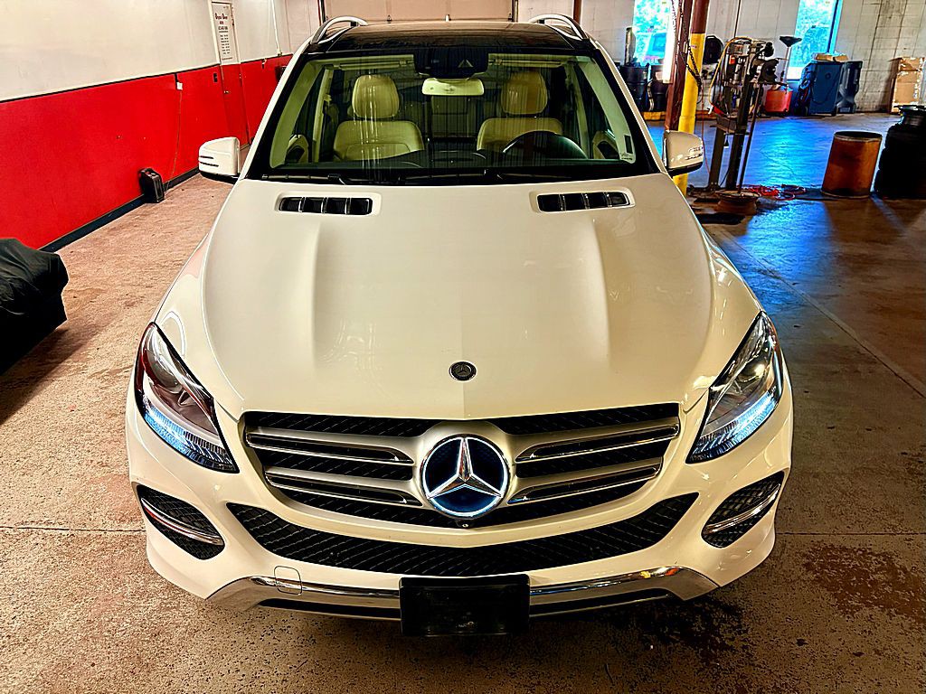 2017 Mercedes-Benz GLE-Class Image 9