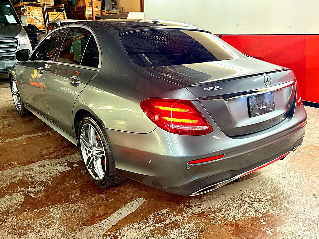 2017 Mercedes-Benz E-Class Image 5
