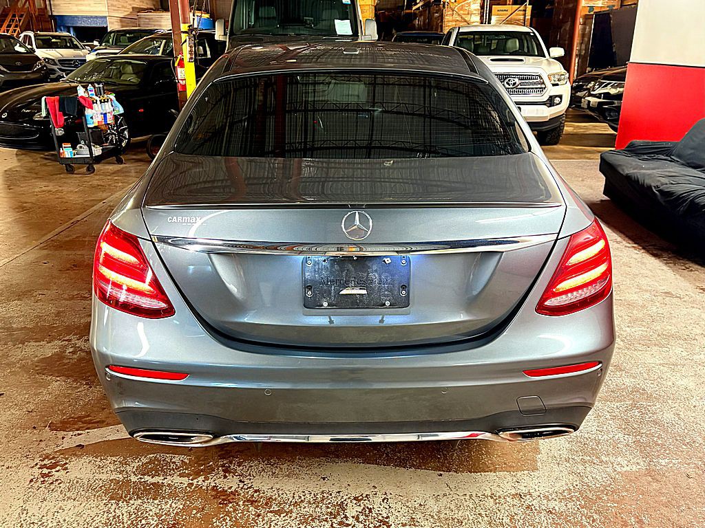2017 Mercedes-Benz E-Class Image 6