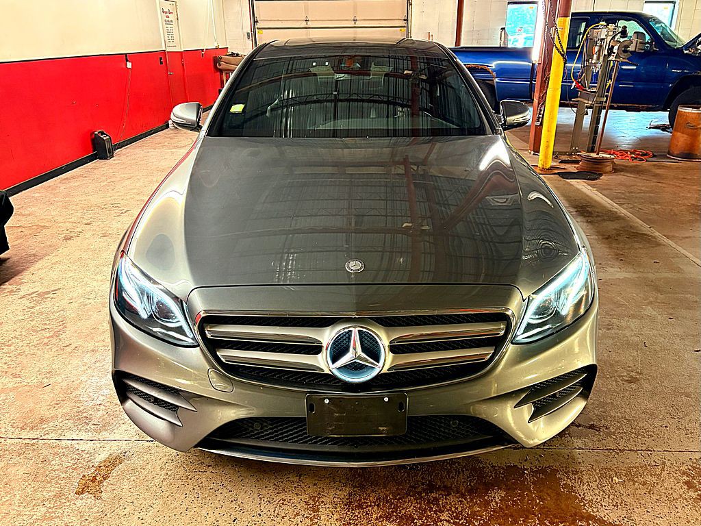 2017 Mercedes-Benz E-Class Image 9