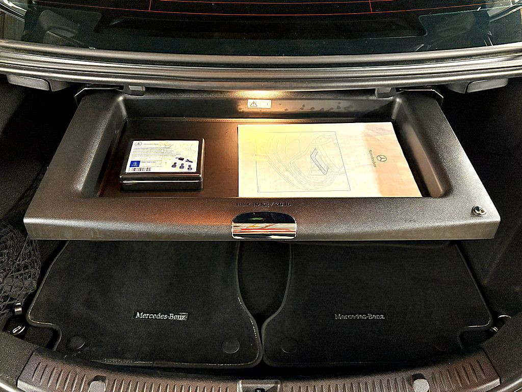 2017 Mercedes-Benz E-Class Image 26