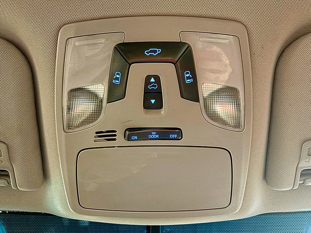 2015 Toyota Sienna Image 15