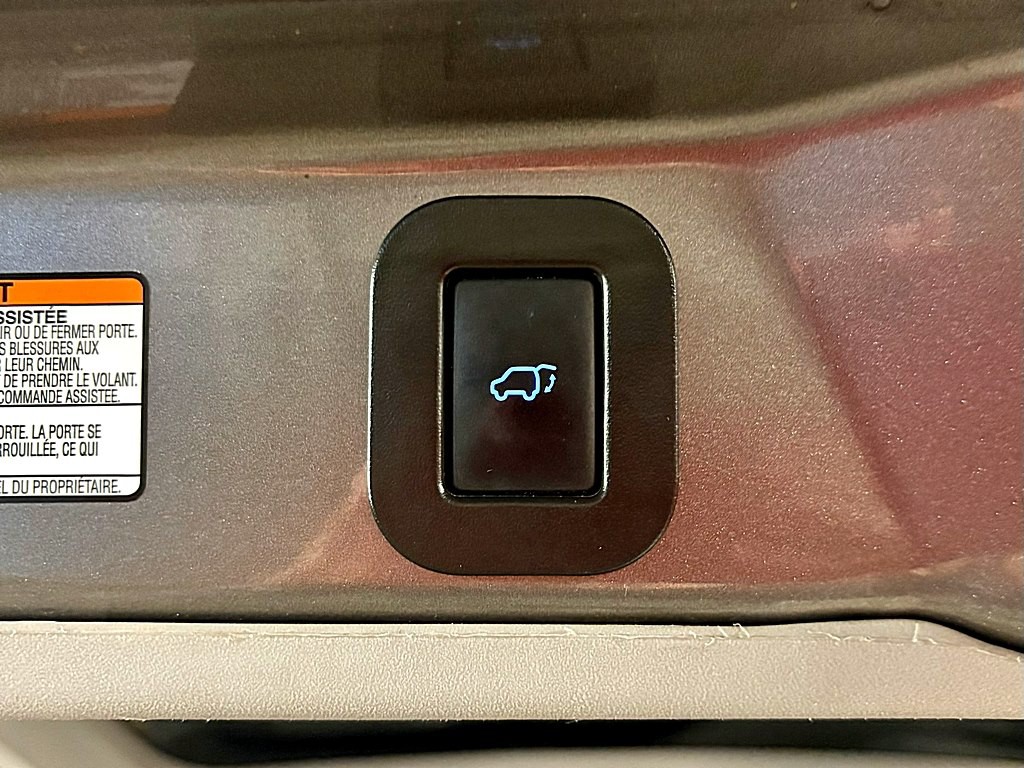 2015 Toyota Sienna Image 25