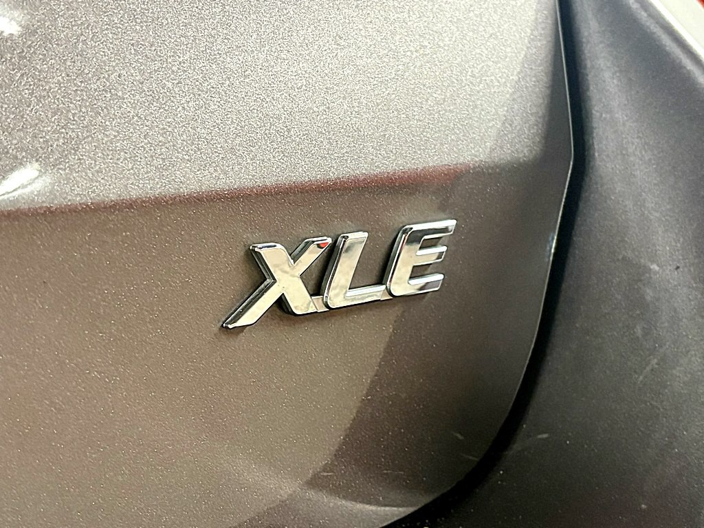 2015 Toyota Sienna Image 28