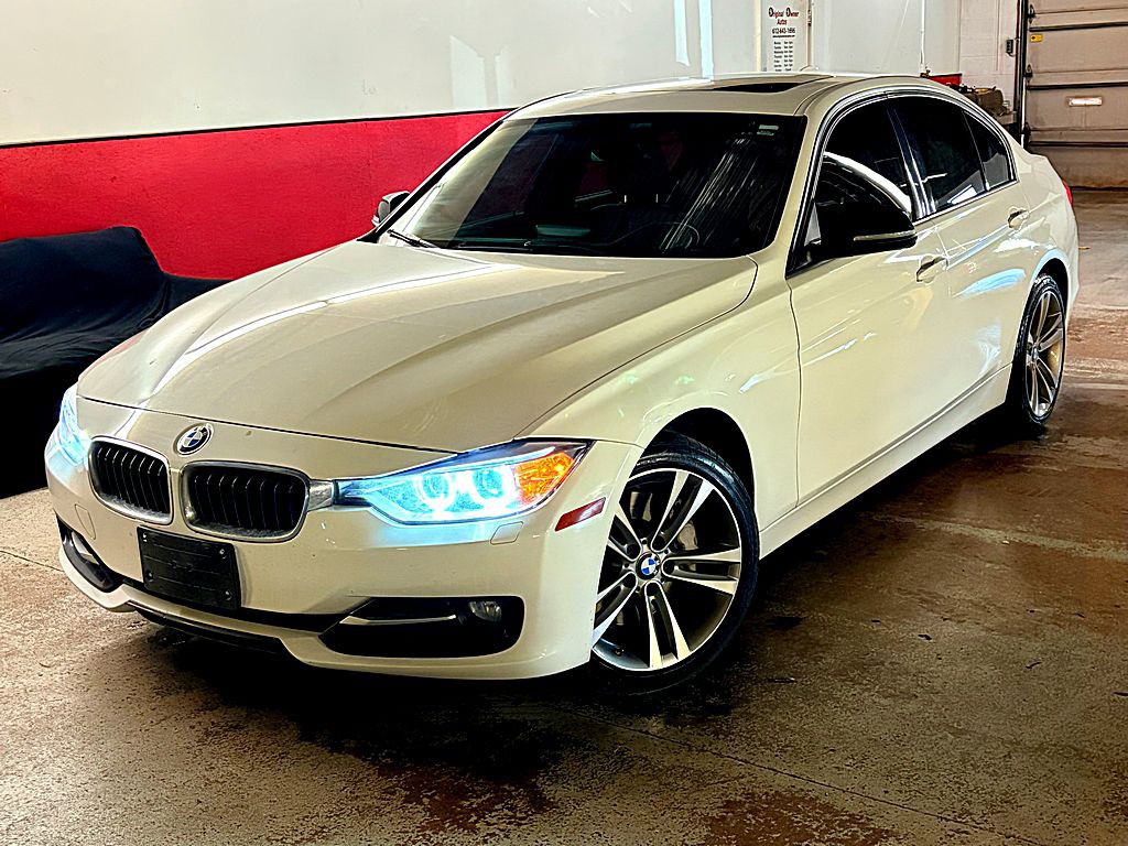 2013 BMW 3 Series Image 1