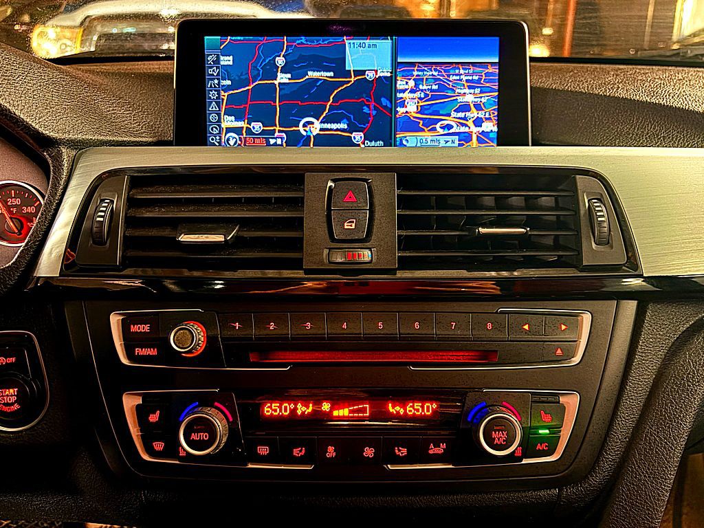 2013 BMW 3 Series Image 14