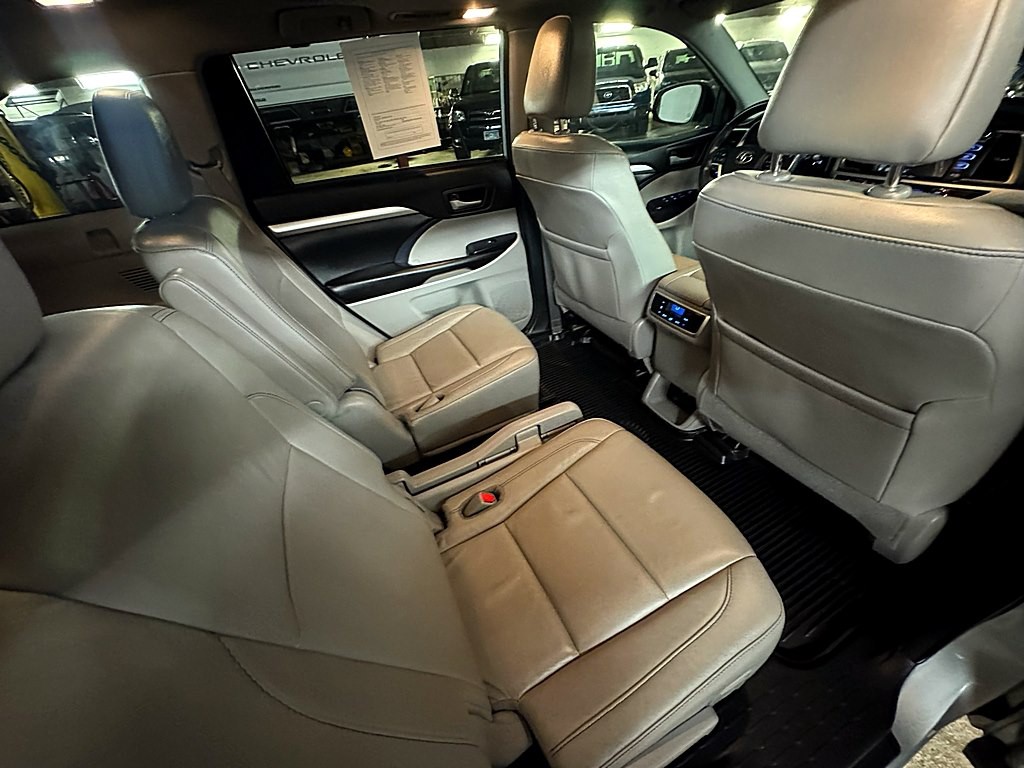 2018 Toyota Highlander Image 22