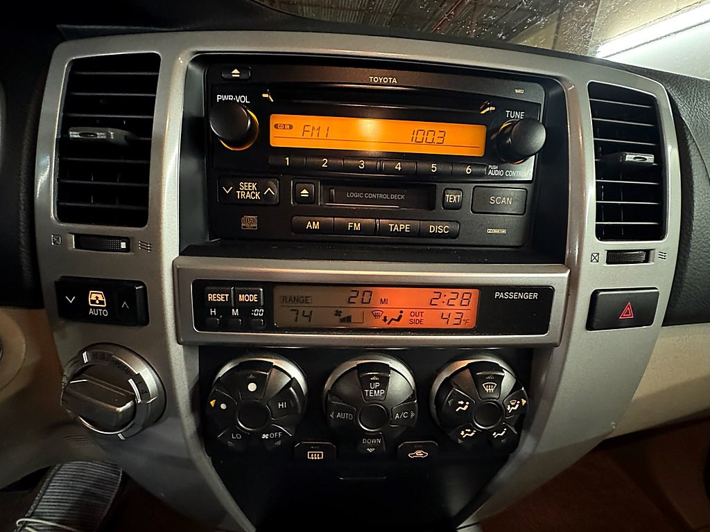 2004 Toyota 4Runner Image 13