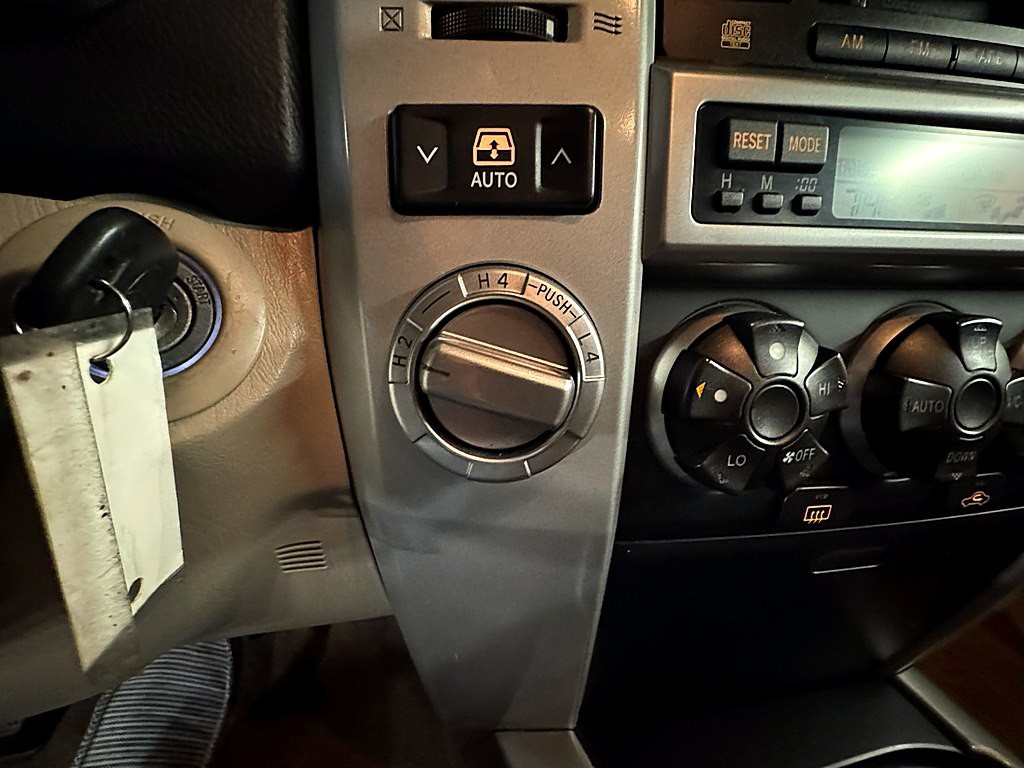 2004 Toyota 4Runner Image 14