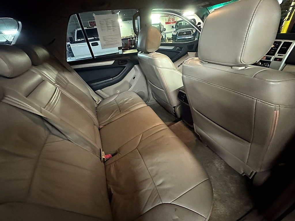 2004 Toyota 4Runner Image 16