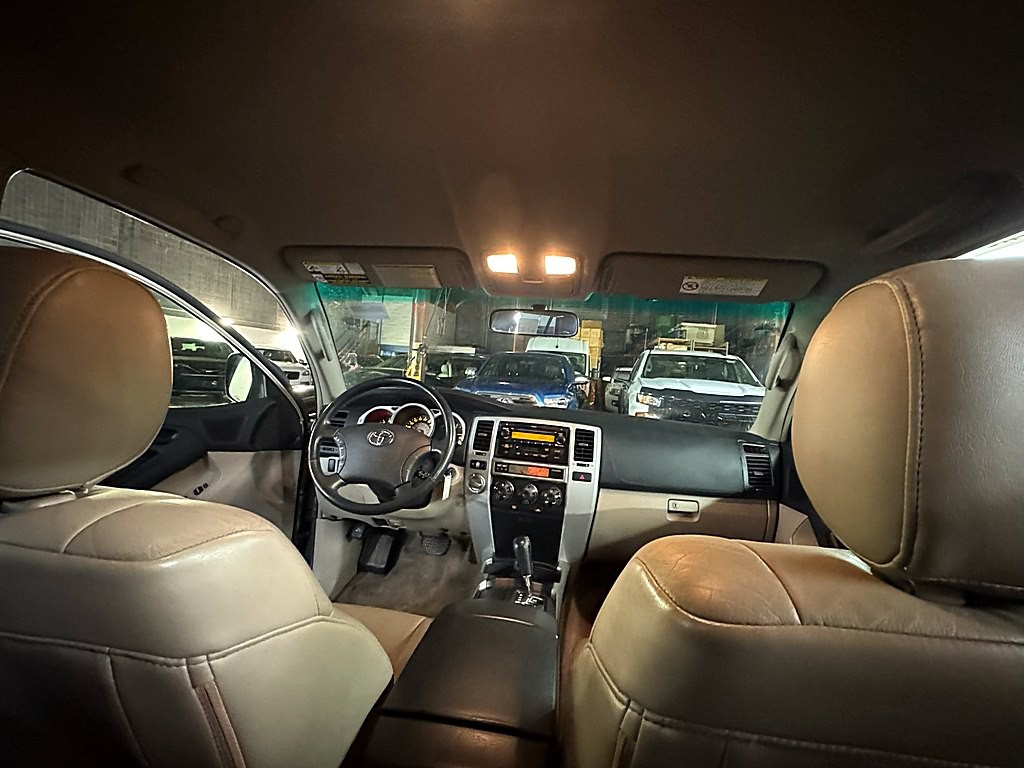 2004 Toyota 4Runner Image 17