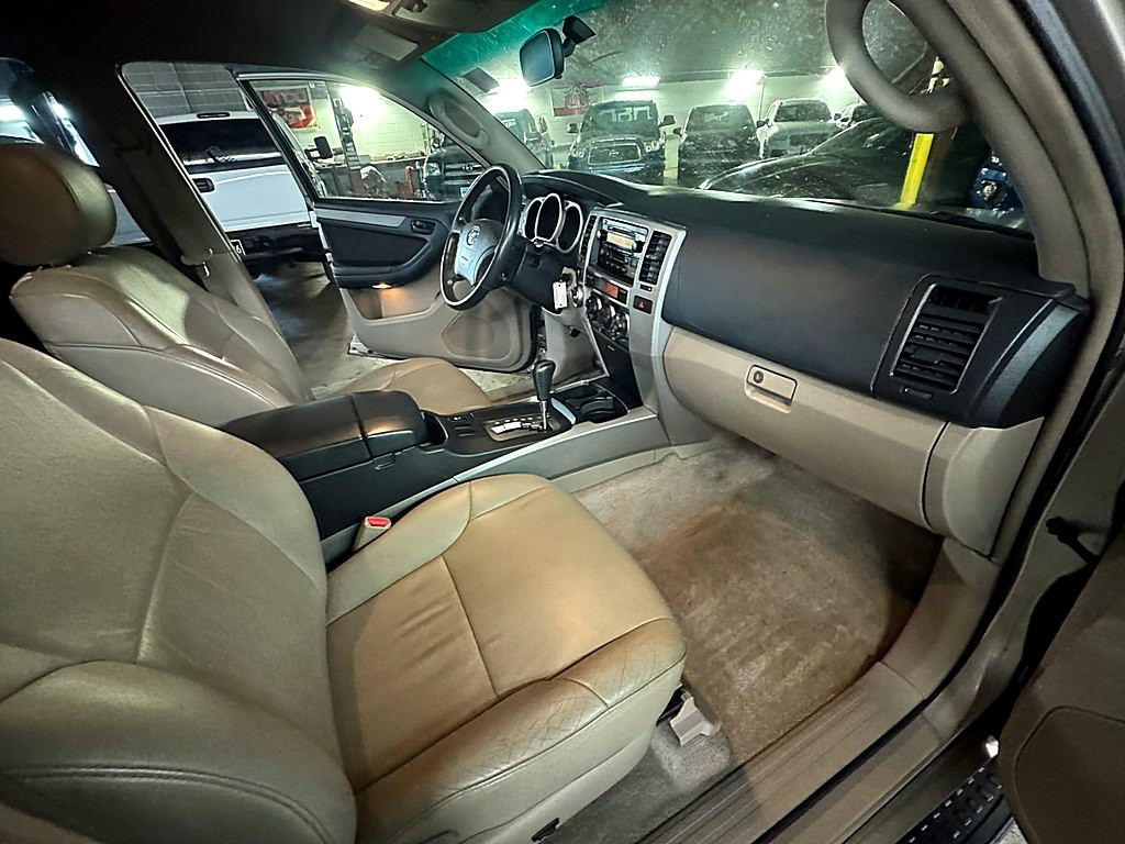 2004 Toyota 4Runner Image 18