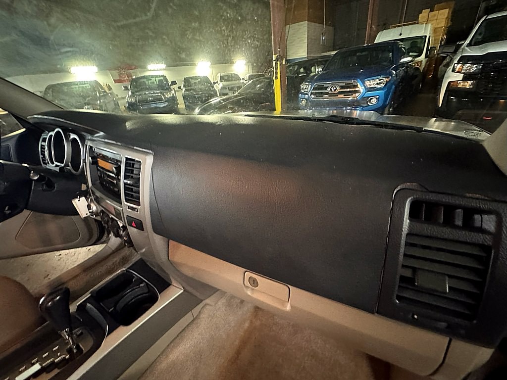 2004 Toyota 4Runner Image 20