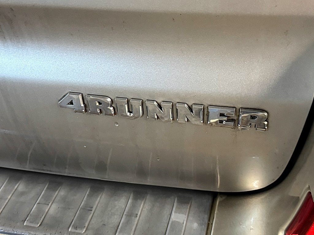 2004 Toyota 4Runner Image 22