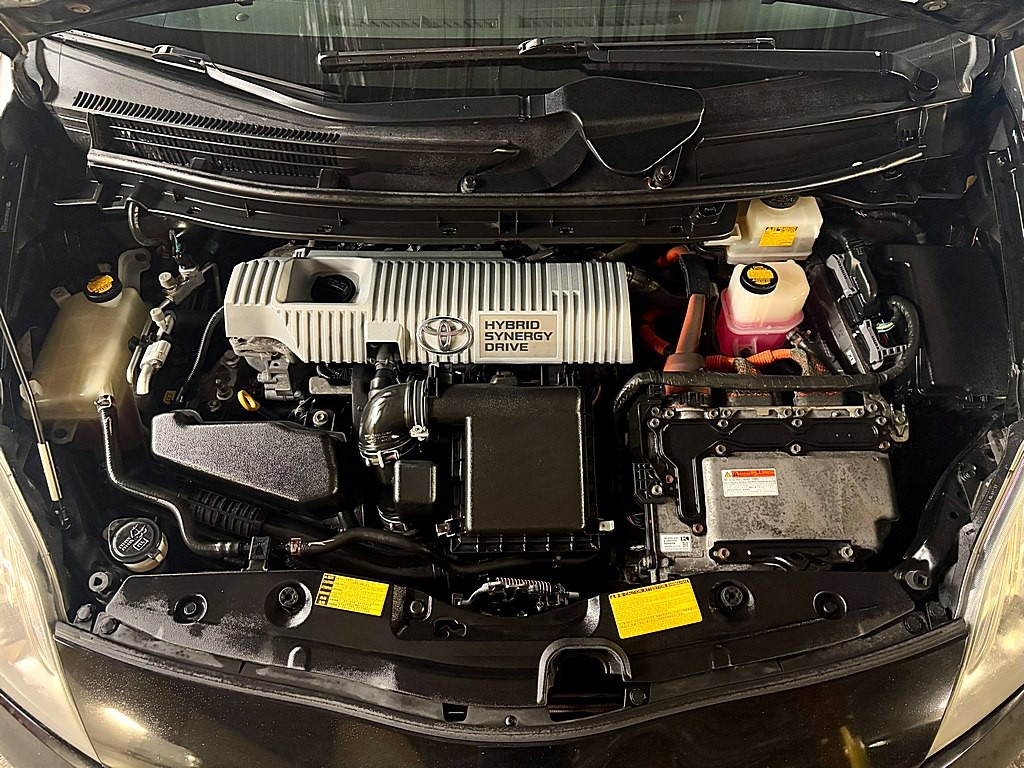 2012 Toyota Prius Image 2