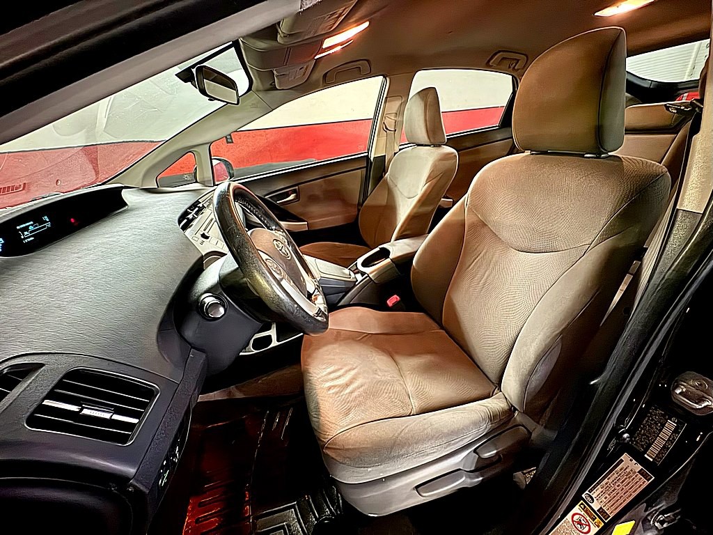 2012 Toyota Prius Image 10