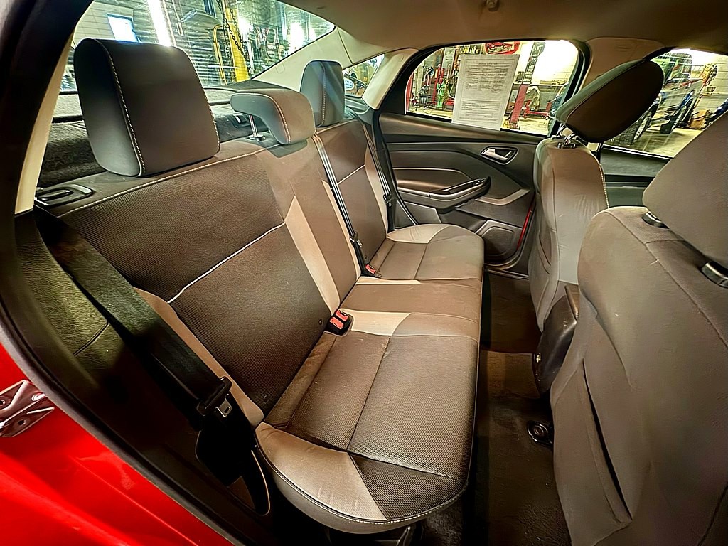 2014 Ford Focus Image 19