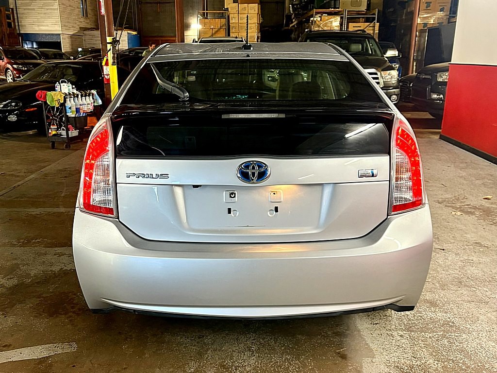 2013 Toyota Prius Image 6