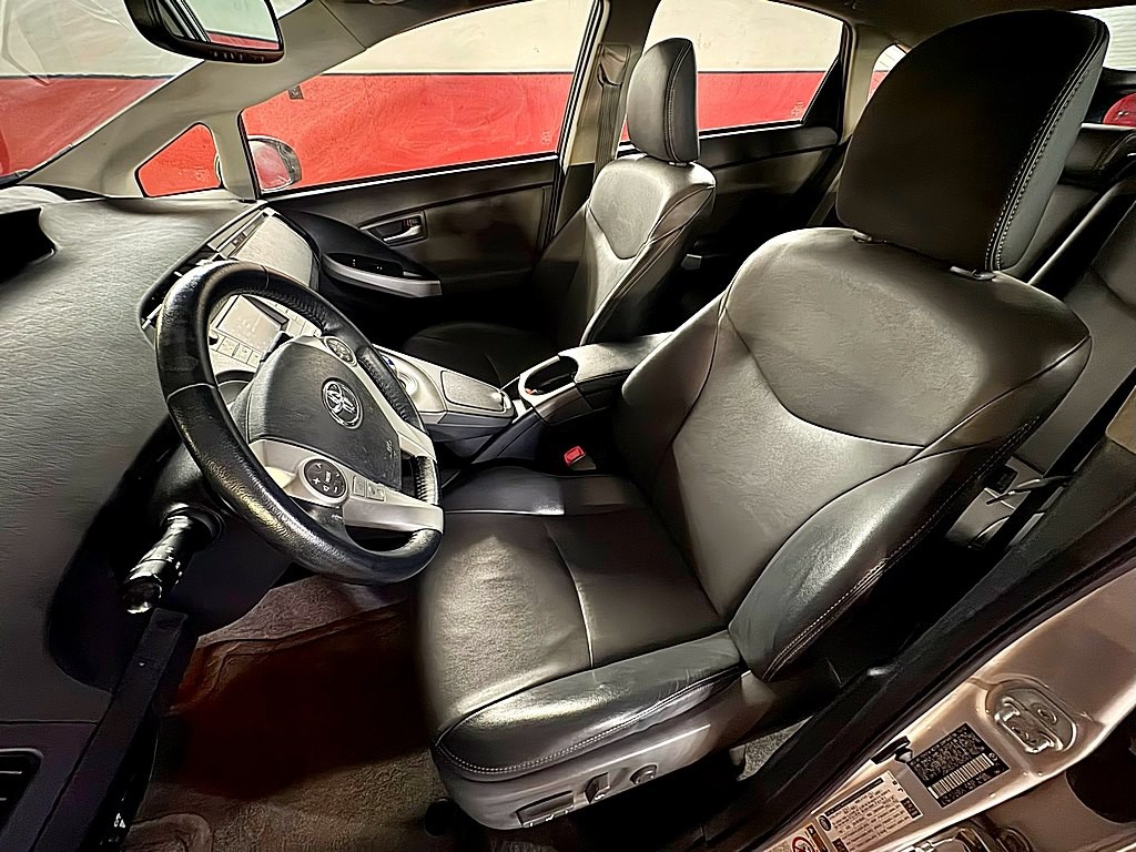 2013 Toyota Prius Image 10