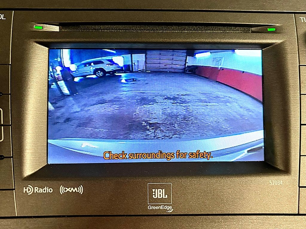 2013 Toyota Prius Image 15