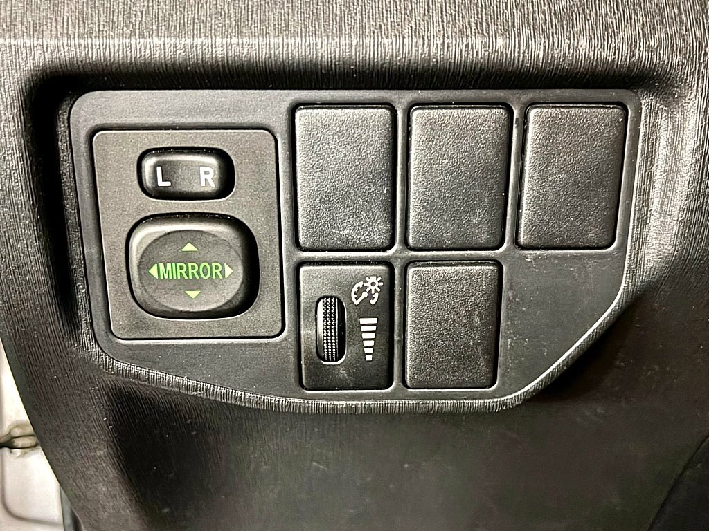 2013 Toyota Prius Image 17