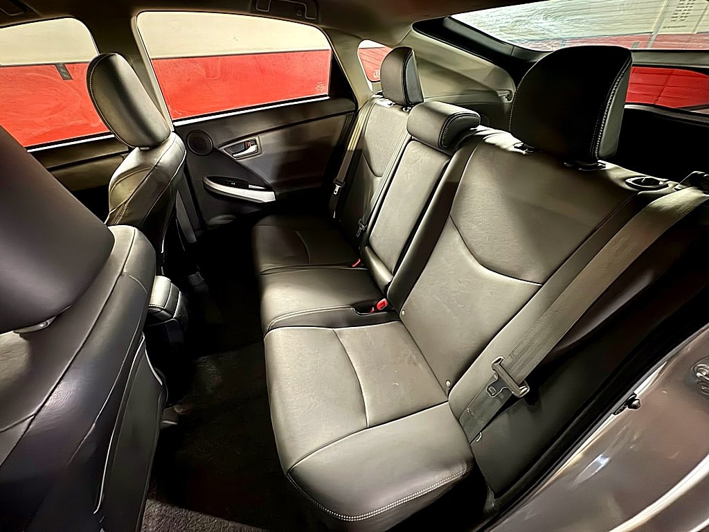 2013 Toyota Prius Image 21