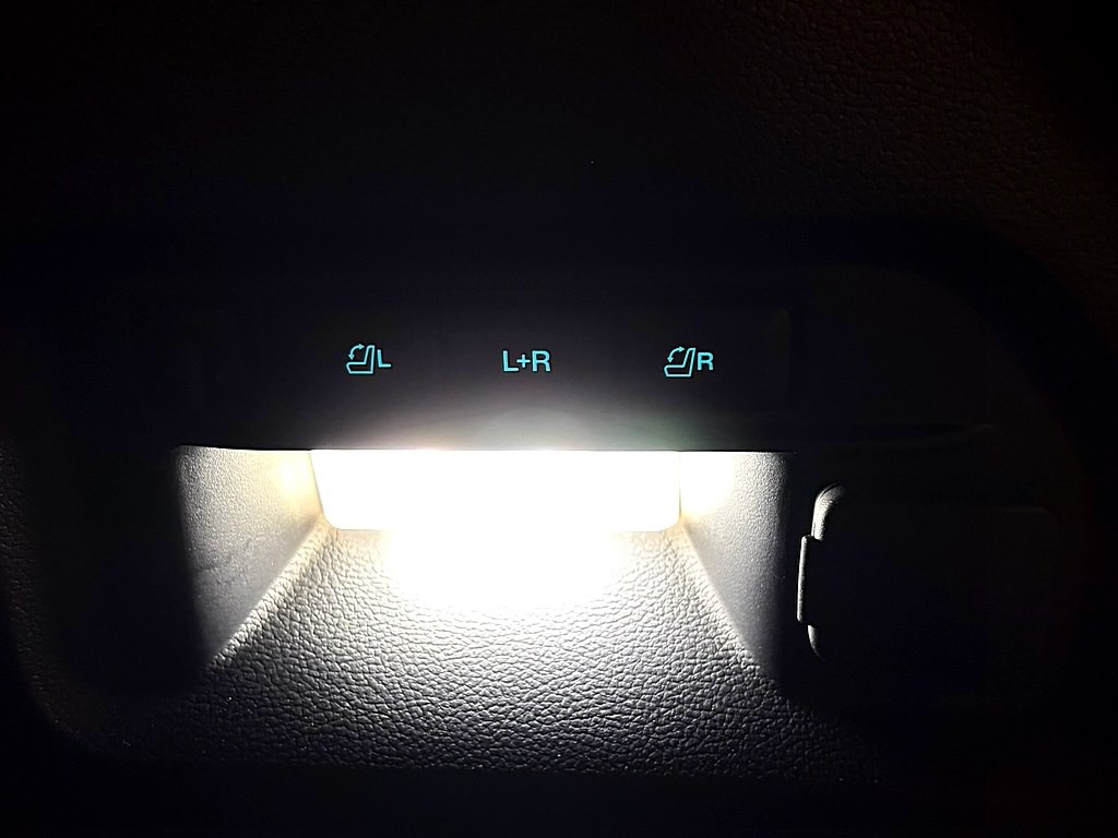 2021 Ford Explorer Image 30