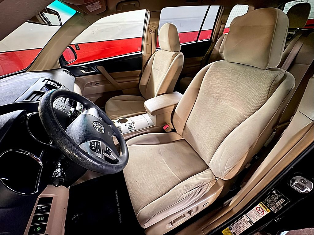 2011 Toyota Highlander Image 10