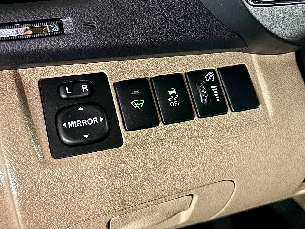 2011 Toyota Highlander Image 17