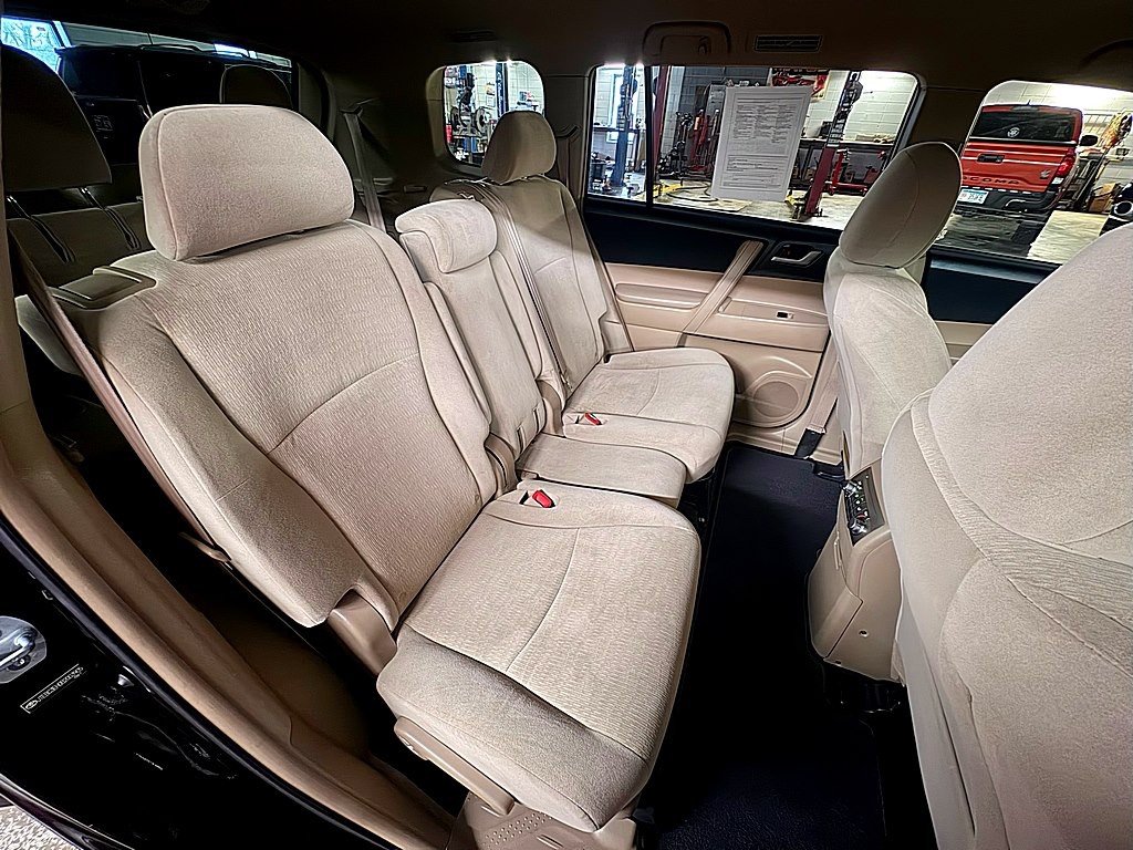 2011 Toyota Highlander Image 26