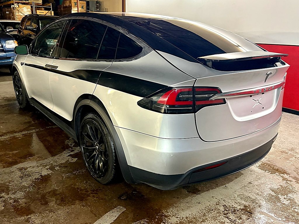 2017 Tesla Model X Image 4