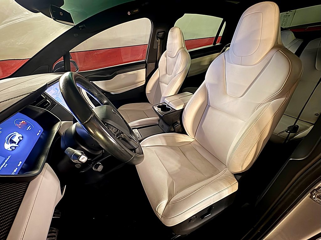 2017 Tesla Model X Image 11