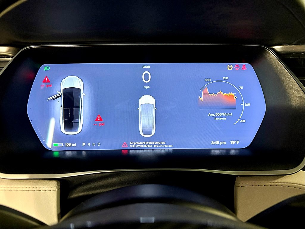 2017 Tesla Model X Image 13