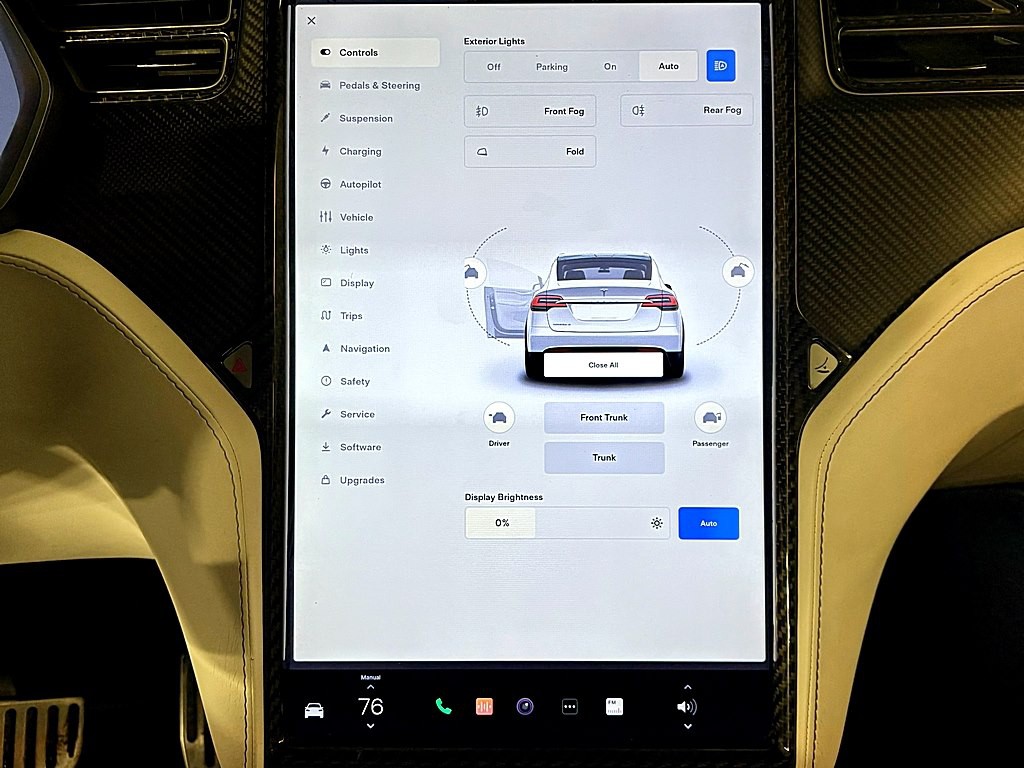 2017 Tesla Model X Image 15