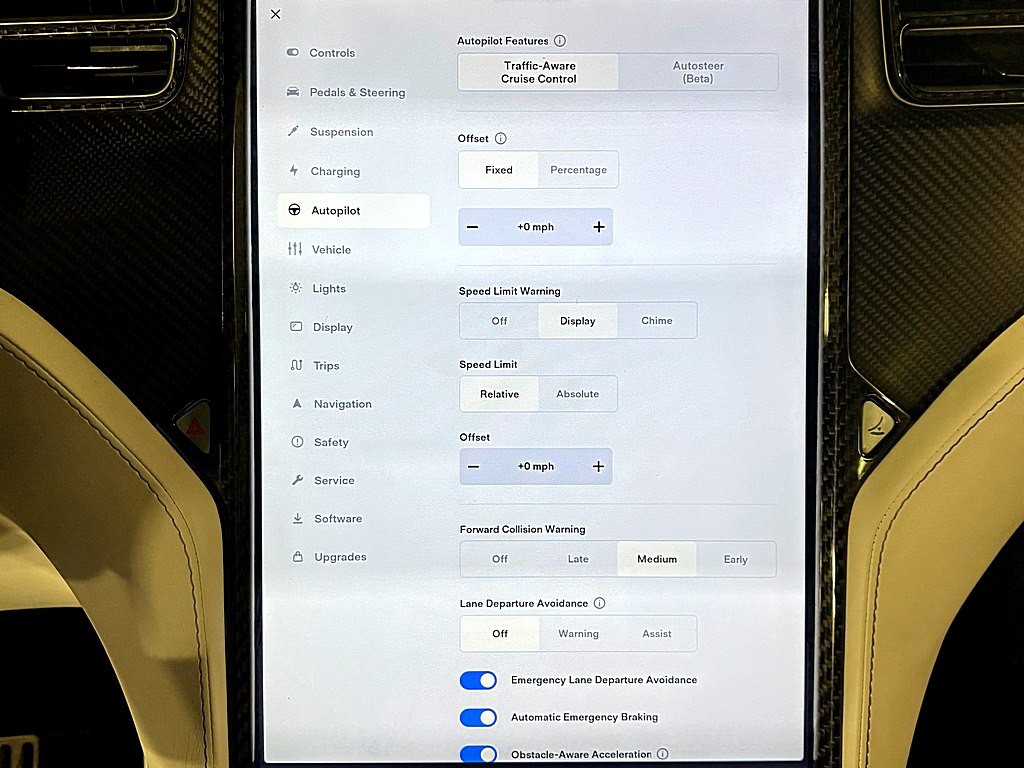 2017 Tesla Model X Image 18