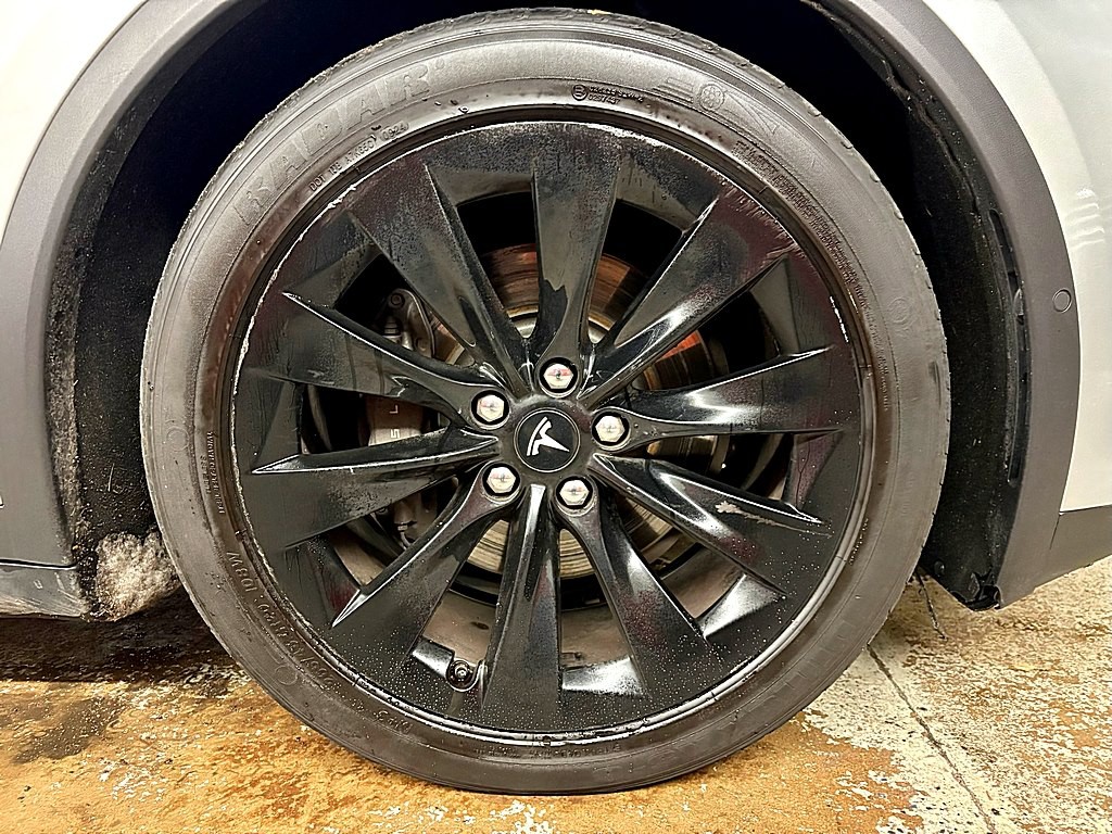 2017 Tesla Model X Image 36