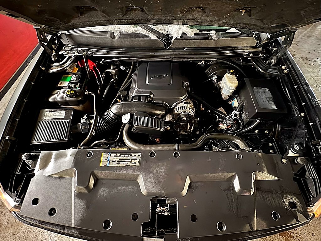 2011 Chevrolet Silverado 1500 Image 2