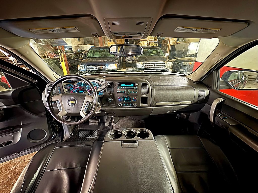 2011 Chevrolet Silverado 1500 Image 17