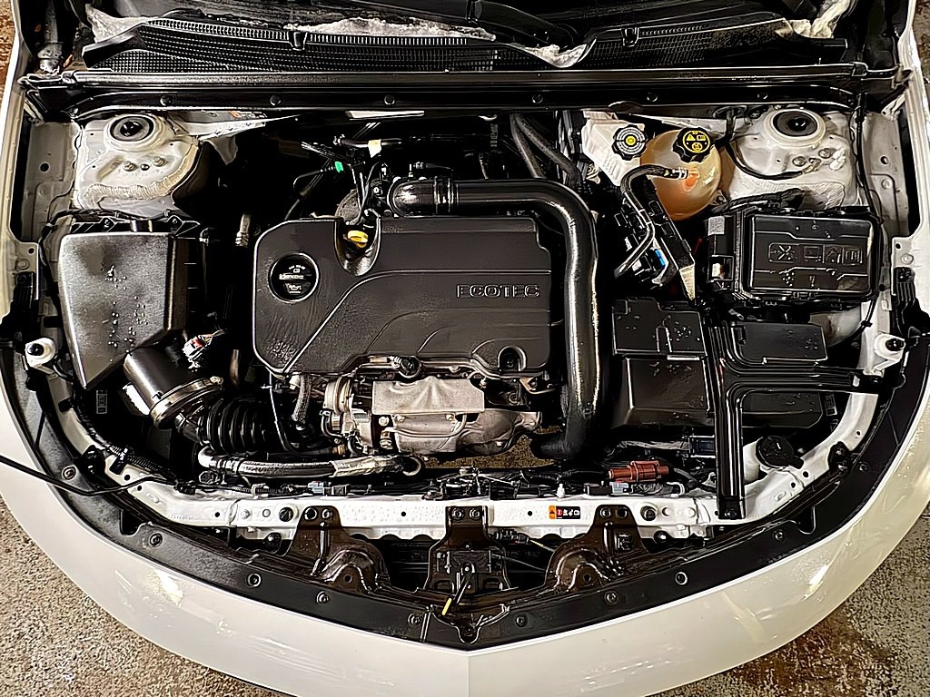 2023 Chevrolet Malibu Image 2