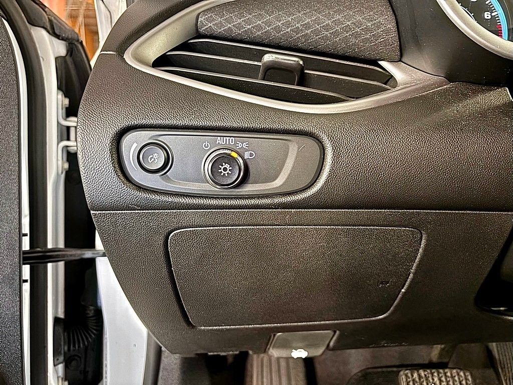 2023 Chevrolet Malibu Image 17