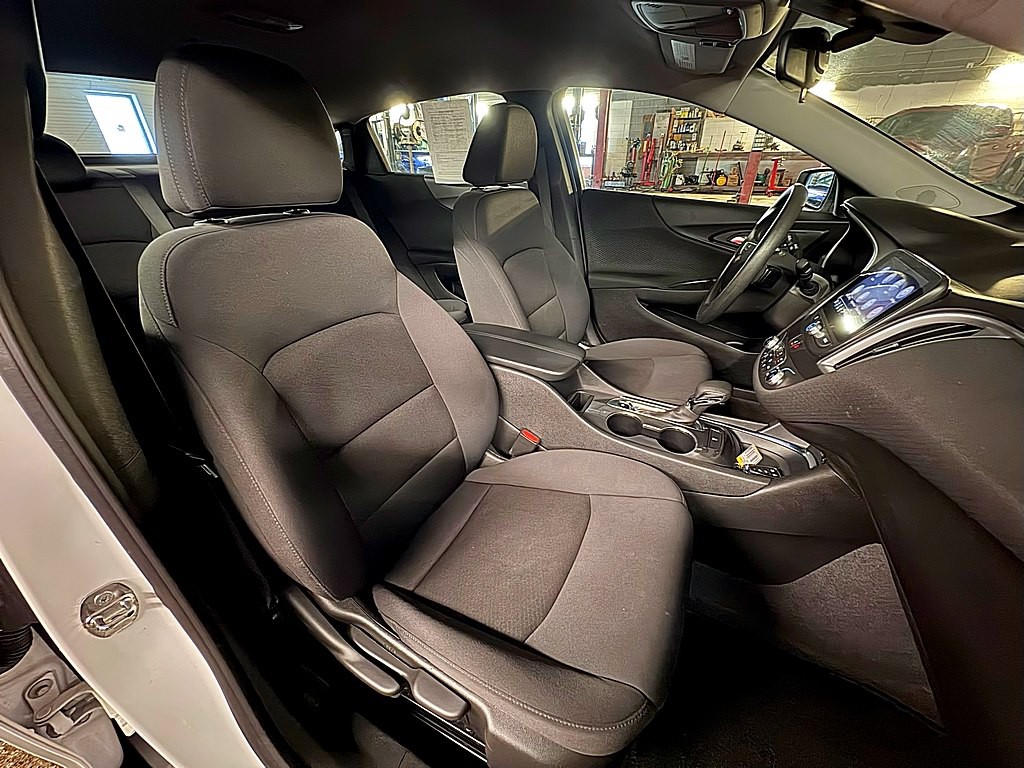 2023 Chevrolet Malibu Image 25