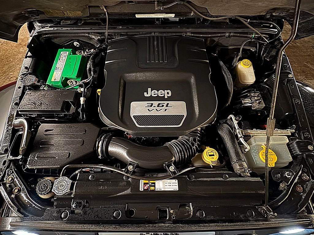 2012 Jeep Wrangler Unlimited Image 2