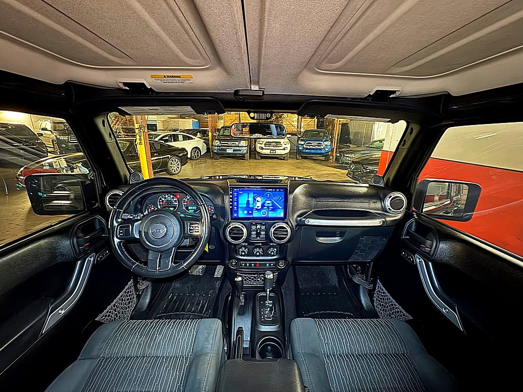 2012 Jeep Wrangler Unlimited Image 21